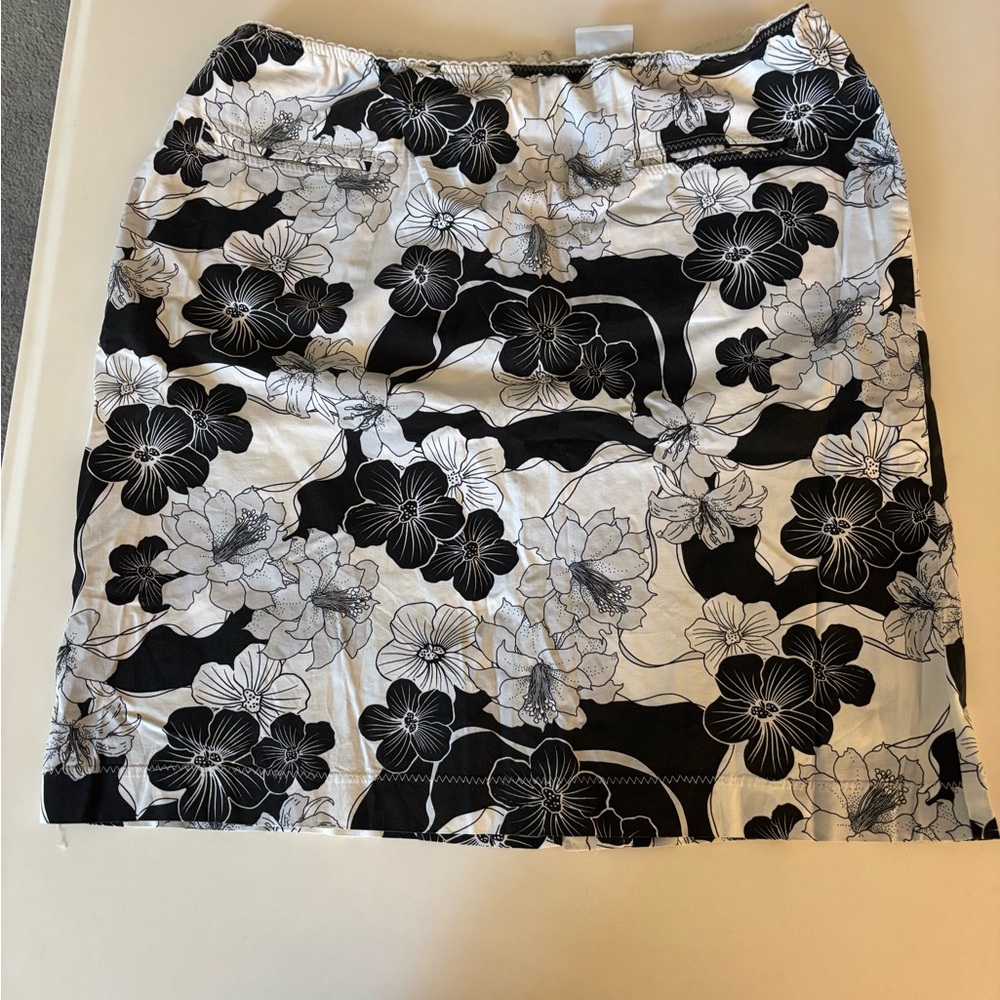 Covington Black and White Mini Pencil Skirt